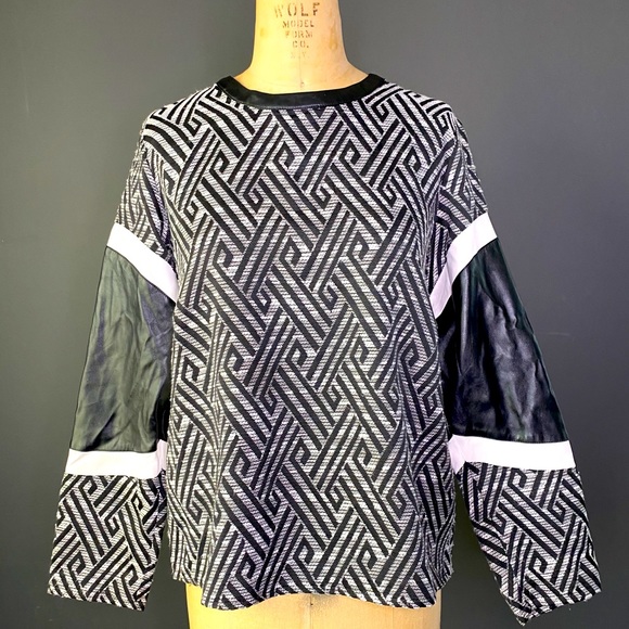 Black and White Tunic with leather sleeve - Picture 1 of 6